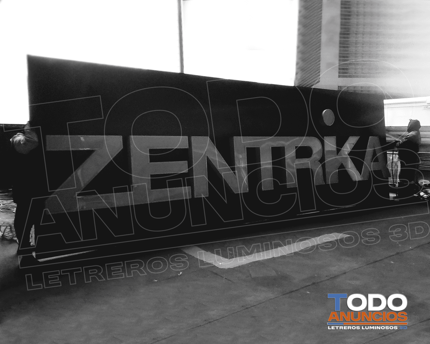 Letrero corporativo — Zentrika