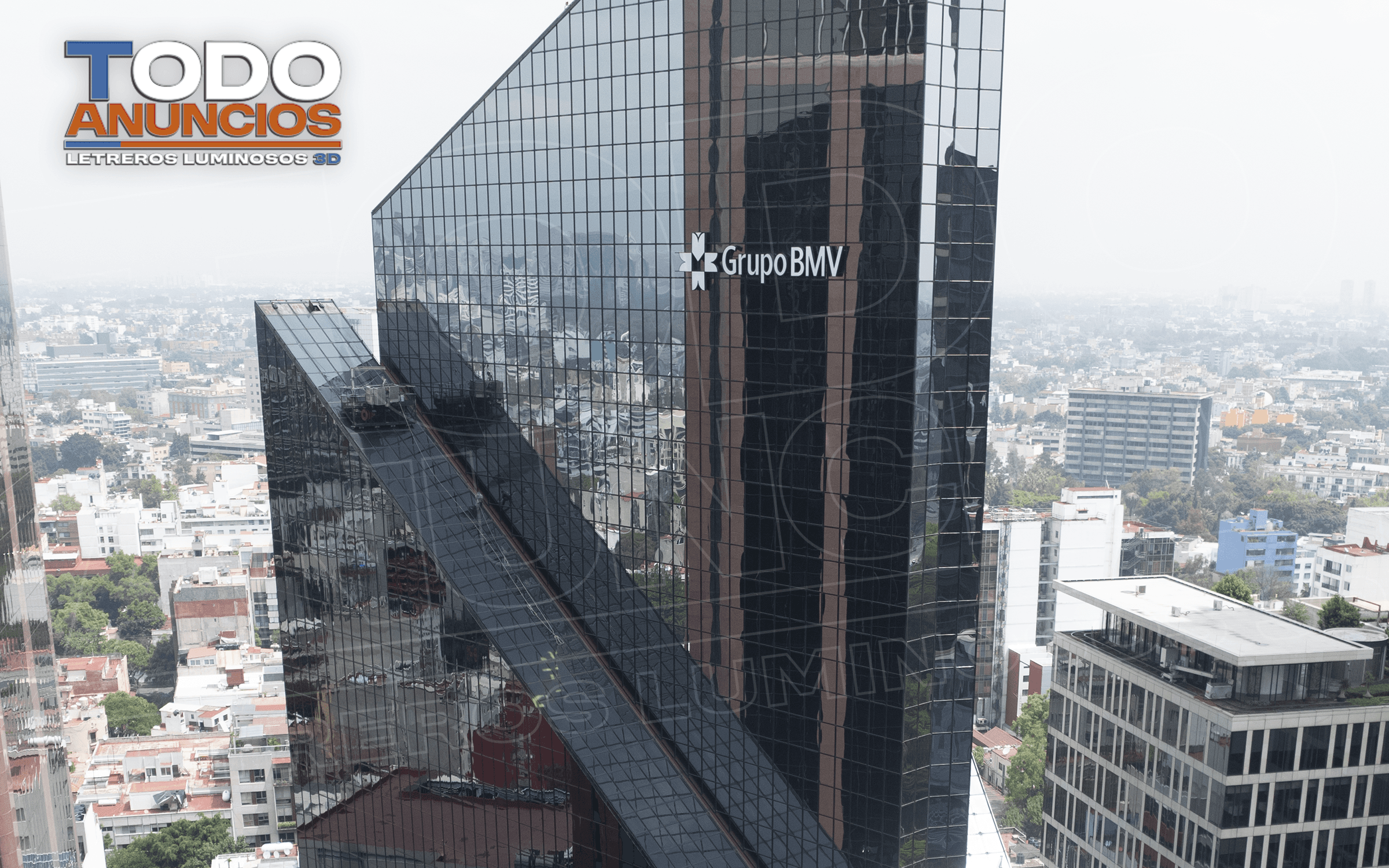 Letrero corporativo — BMV