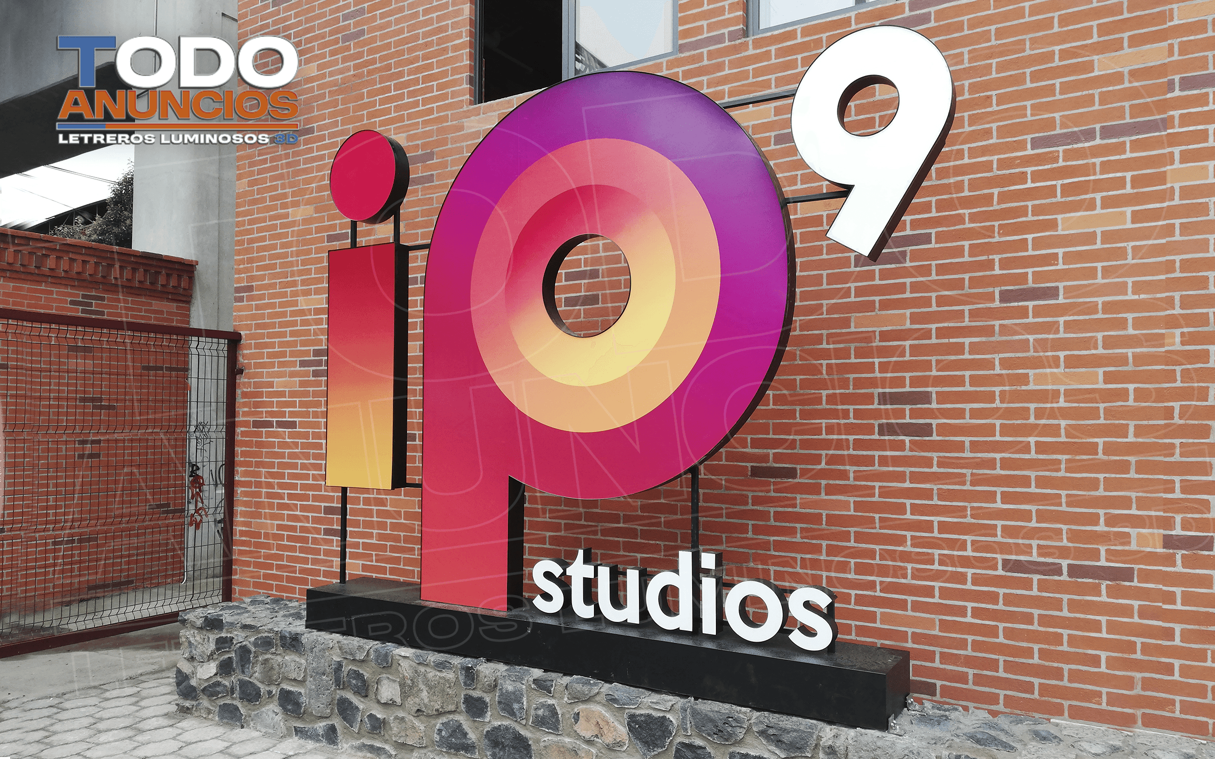 Letrero corporativo — IP9